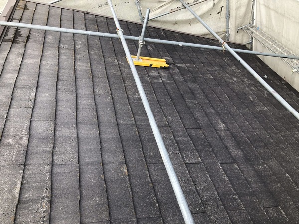 千葉県市原市　屋根塗装　屋根の傾斜がきつい場合　タスペーサー・縁切りとは (2)