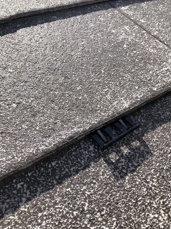 千葉県市原市　屋根塗装　屋根の傾斜がきつい場合　タスペーサー・縁切りとは (5)