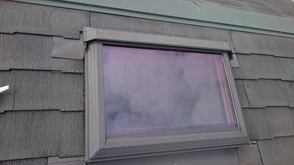 千葉県市原市　屋根塗装　天窓改修工事　雨漏り　ゴムパッキンの劣化 (1)