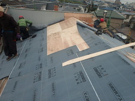 千葉県市原市　屋根葺き替え工事　野地板・ルーフィングの交換　瓦屋根からガルバリウム鋼板へ3