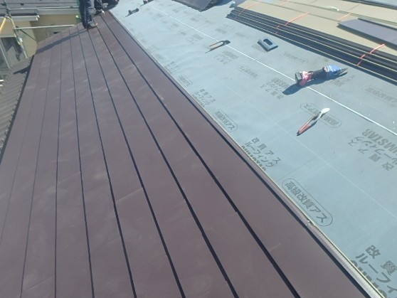 千葉県市原市　屋根葺き替え工事　野地板・ルーフィングの交換　瓦屋根からガルバリウム鋼板へ4